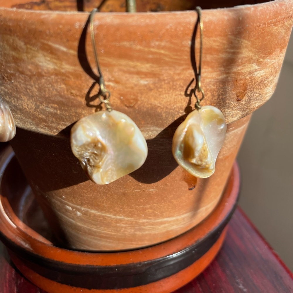 White shell earrings